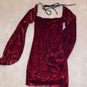 Shantelle long sleeve dress in blue and red velvet